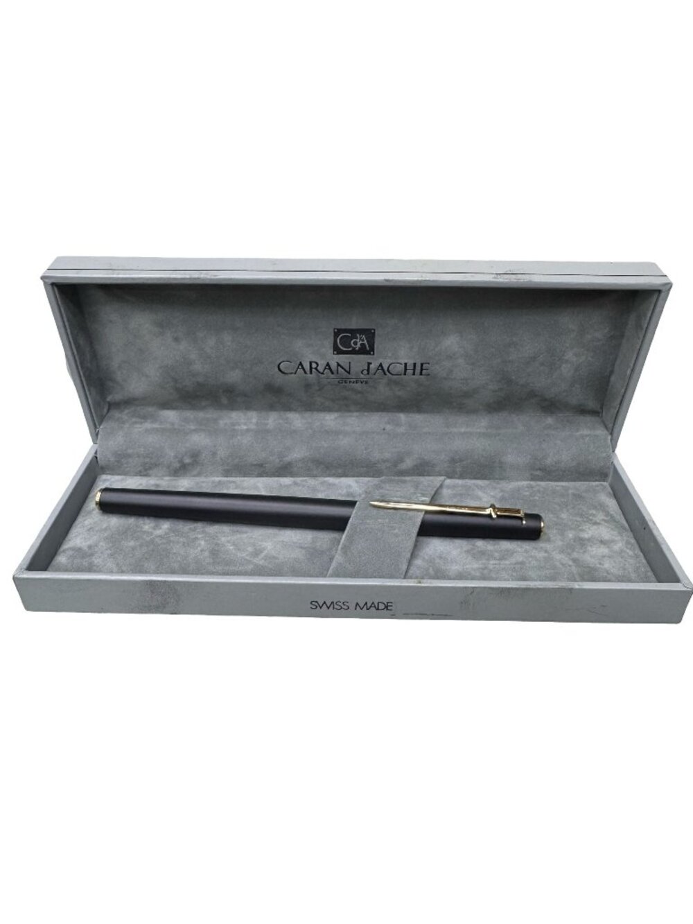Caran dAche Black Fountain Pen 14k Gold Plated Trim In Box Swiss Made Model 535